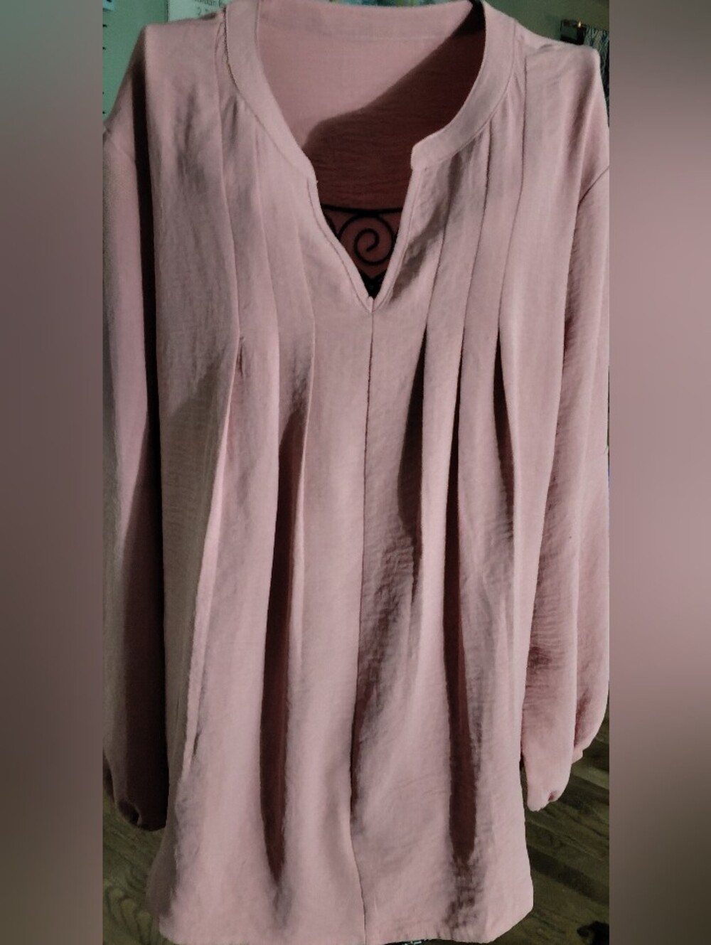 Relaxed V-Neck Long Sleeve Top - Dusty Rose Size Large - Picture 3 of 4